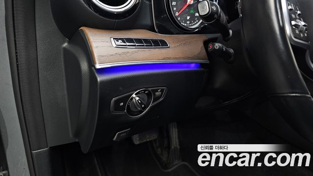 Mercedes-Benz E-Class E220d 4MATIC Exclusive
