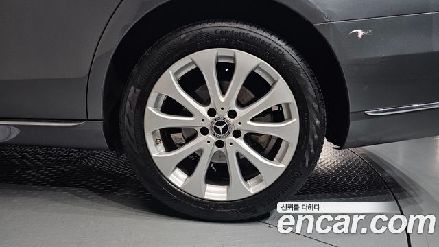 Mercedes-Benz E-Class E220d 4MATIC Exclusive