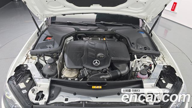 Mercedes-Benz E-Class E220d 4MATIC AMG Line