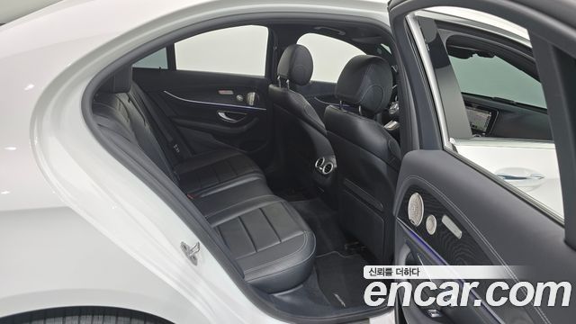 Mercedes-Benz E-Class E220d 4MATIC AMG Line