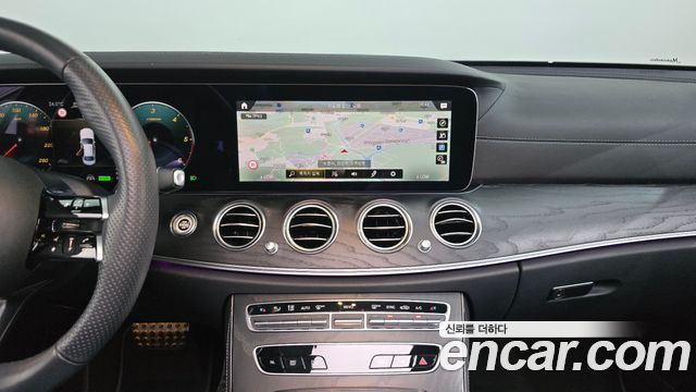 Mercedes-Benz E-Class E220d 4MATIC AMG Line