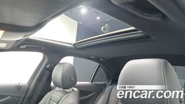 Mercedes-Benz E-Class E220d 4MATIC AMG Line