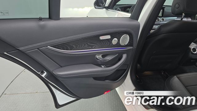 Mercedes-Benz E-Class E220d 4MATIC AMG Line