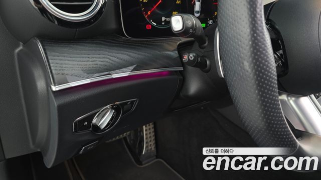 Mercedes-Benz E-Class E220d 4MATIC AMG Line