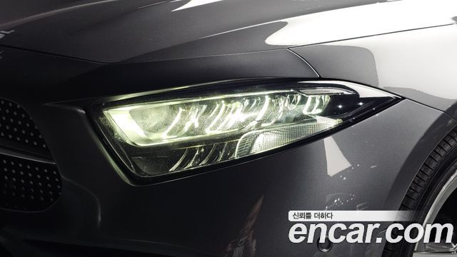 Mercedes-Benz CLS-Class CLS300d AMG Line