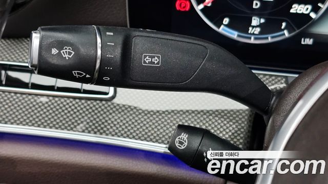 Mercedes-Benz CLS-Class CLS300d AMG Line