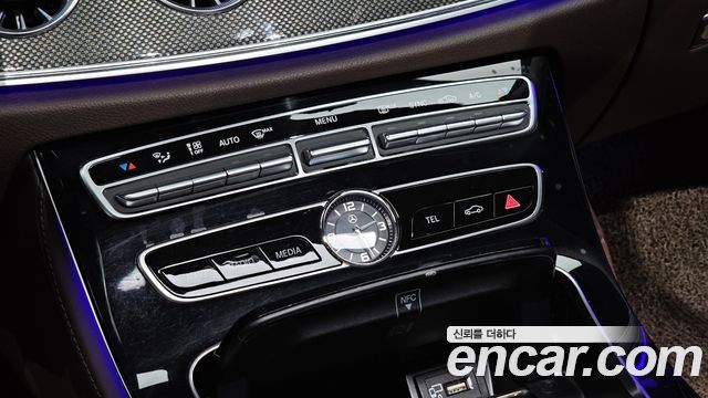 Mercedes-Benz CLS-Class CLS300d AMG Line