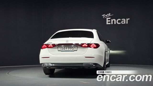 Mercedes-Benz E-Class E200 Avantgarde