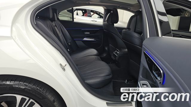 Mercedes-Benz E-Class E200 Avantgarde