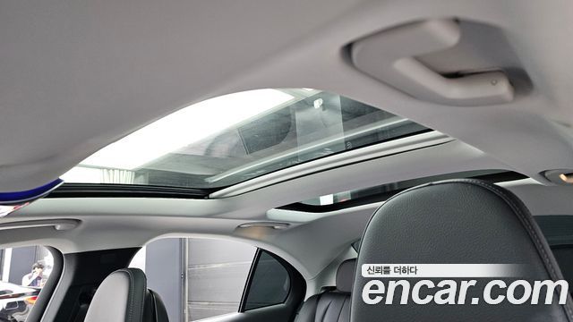 Mercedes-Benz E-Class E200 Avantgarde