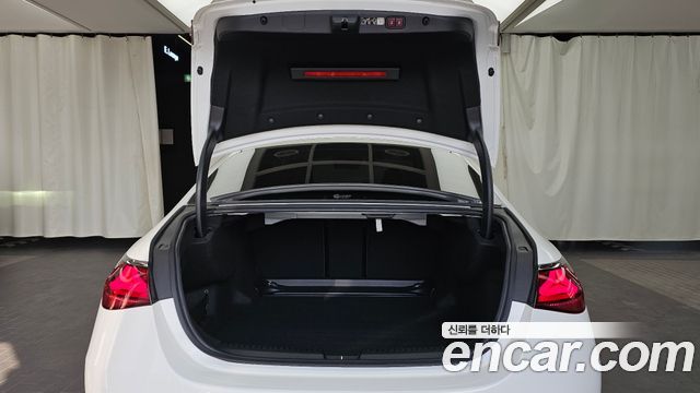 Mercedes-Benz E-Class E200 Avantgarde