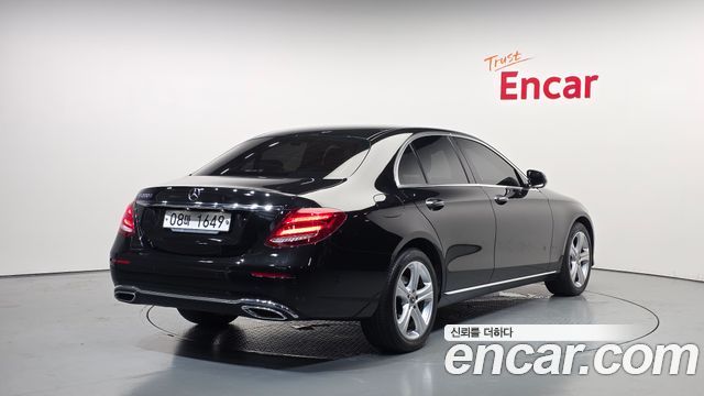 Mercedes-Benz E-Class E220d Avantgarde