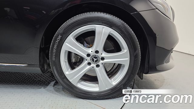 Mercedes-Benz E-Class E220d Avantgarde