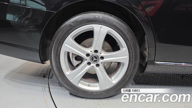 Mercedes-Benz E-Class E220d Avantgarde