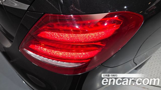 Mercedes-Benz E-Class E220d Avantgarde