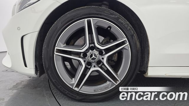 Mercedes-Benz C-Class C200 AMG Line