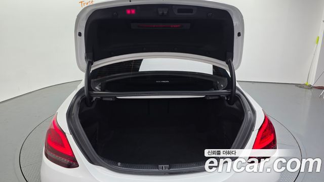Mercedes-Benz C-Class C200 AMG Line