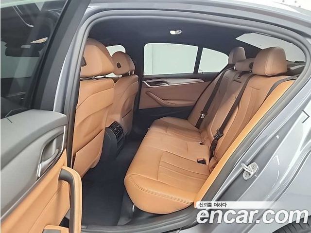 BMW 5-Series 520d M Sport package