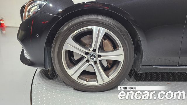 Mercedes-Benz E-Class E300 Avantgarde