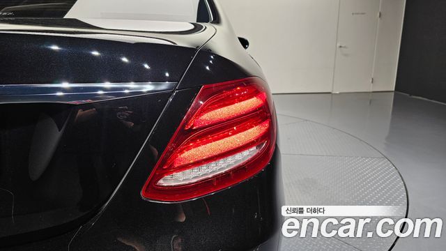 Mercedes-Benz E-Class E300 Avantgarde