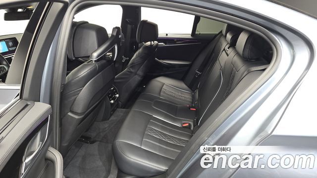 BMW 5-Series 530i M Sport Package Plus