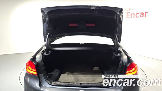 BMW 5-Series 530i M Sport Package Plus