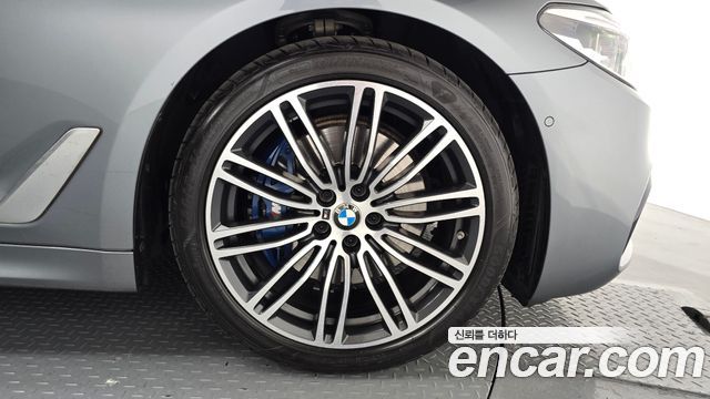 BMW 5-Series 530i M Sport Package Plus