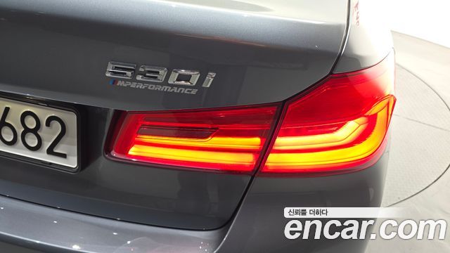 BMW 5-Series 530i M Sport Package Plus