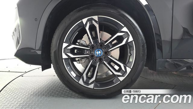 BMW iX1 xDrive 30 M Sport