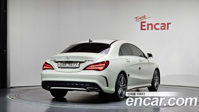 Mercedes-Benz CLA-Class CLA220 AMG Line