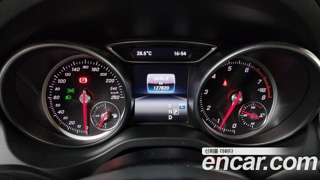 Mercedes-Benz CLA-Class CLA220 AMG Line