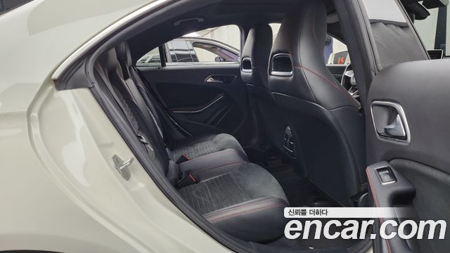 Mercedes-Benz CLA-Class CLA220 AMG Line