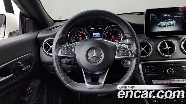 Mercedes-Benz CLA-Class CLA220 AMG Line