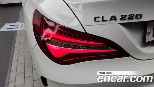 Mercedes-Benz CLA-Class CLA220 AMG Line