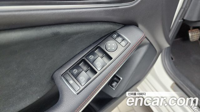 Mercedes-Benz CLA-Class CLA220 AMG Line