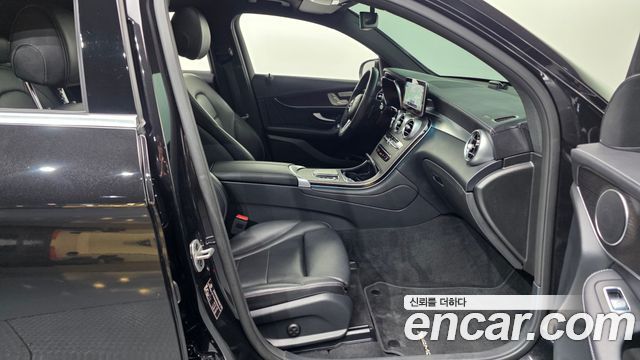 Mercedes-Benz GLC-Class GLC300e 4MATIC Coupe