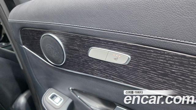 Mercedes-Benz GLC-Class GLC300e 4MATIC Coupe