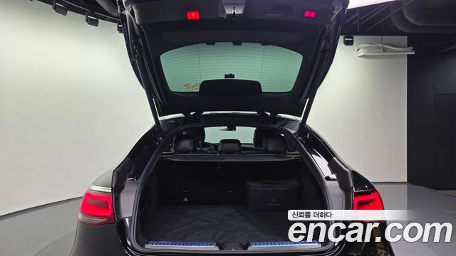 Mercedes-Benz GLC-Class GLC300e 4MATIC Coupe