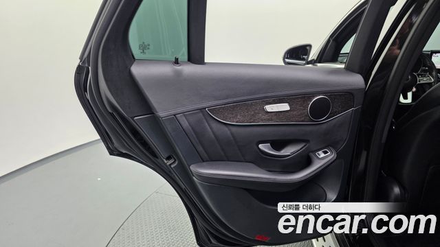 Mercedes-Benz GLC-Class GLC300e 4MATIC Coupe