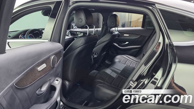 Mercedes-Benz GLC-Class GLC300e 4MATIC Coupe