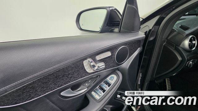 Mercedes-Benz GLC-Class GLC300e 4MATIC Coupe