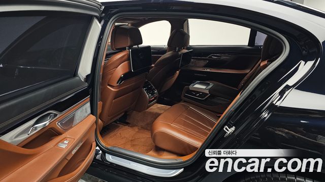 BMW 7-Series 750Li xDrive Vision 100 Edition