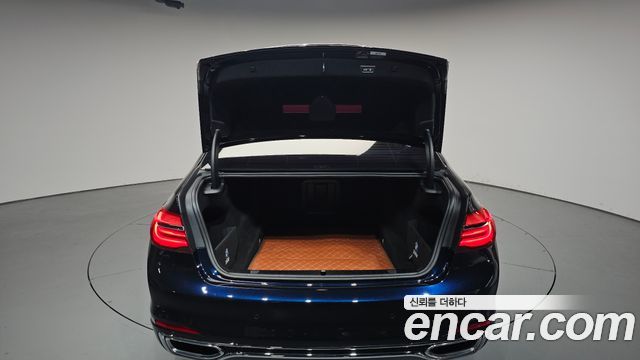 BMW 7-Series 750Li xDrive Vision 100 Edition