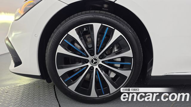 Mercedes-Benz EQE EQE350+