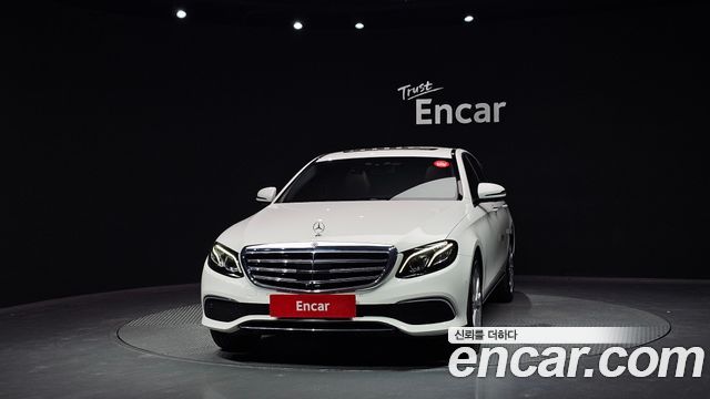 Mercedes-Benz E-Class E300 4MATIC Exclusive