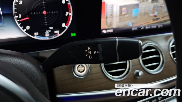 Mercedes-Benz E-Class E300 4MATIC Exclusive