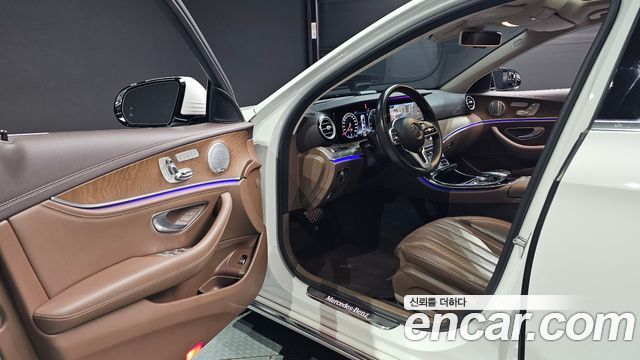 Mercedes-Benz E-Class E300 4MATIC Exclusive
