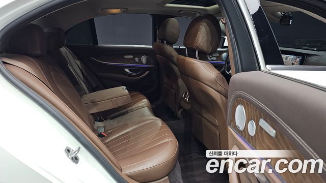 Mercedes-Benz E-Class E300 4MATIC Exclusive