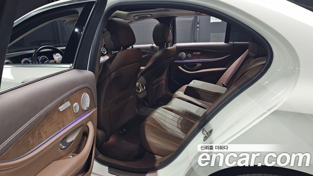 Mercedes-Benz E-Class E300 4MATIC Exclusive