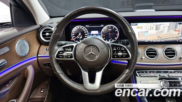 Mercedes-Benz E-Class E300 4MATIC Exclusive